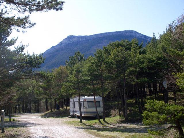 Camping La Chabannerie Hotell Saint-Martin-de-Clelles Exteriör bild