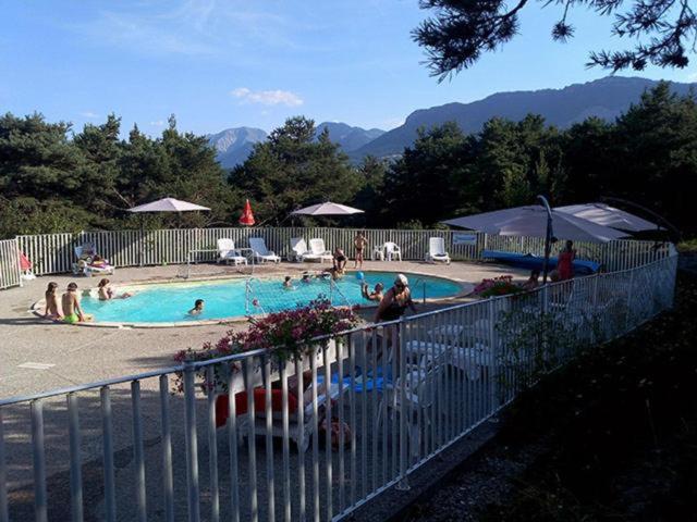 Camping La Chabannerie Hotell Saint-Martin-de-Clelles Exteriör bild